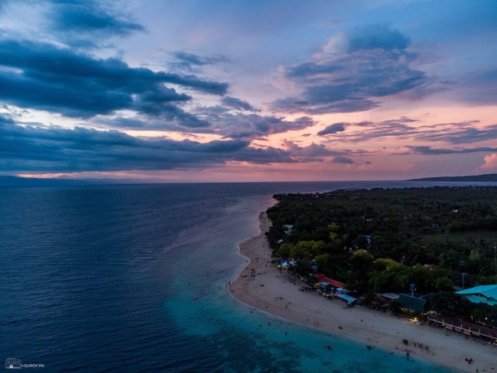 There is nothing more beautiful than sunsets by the beach.