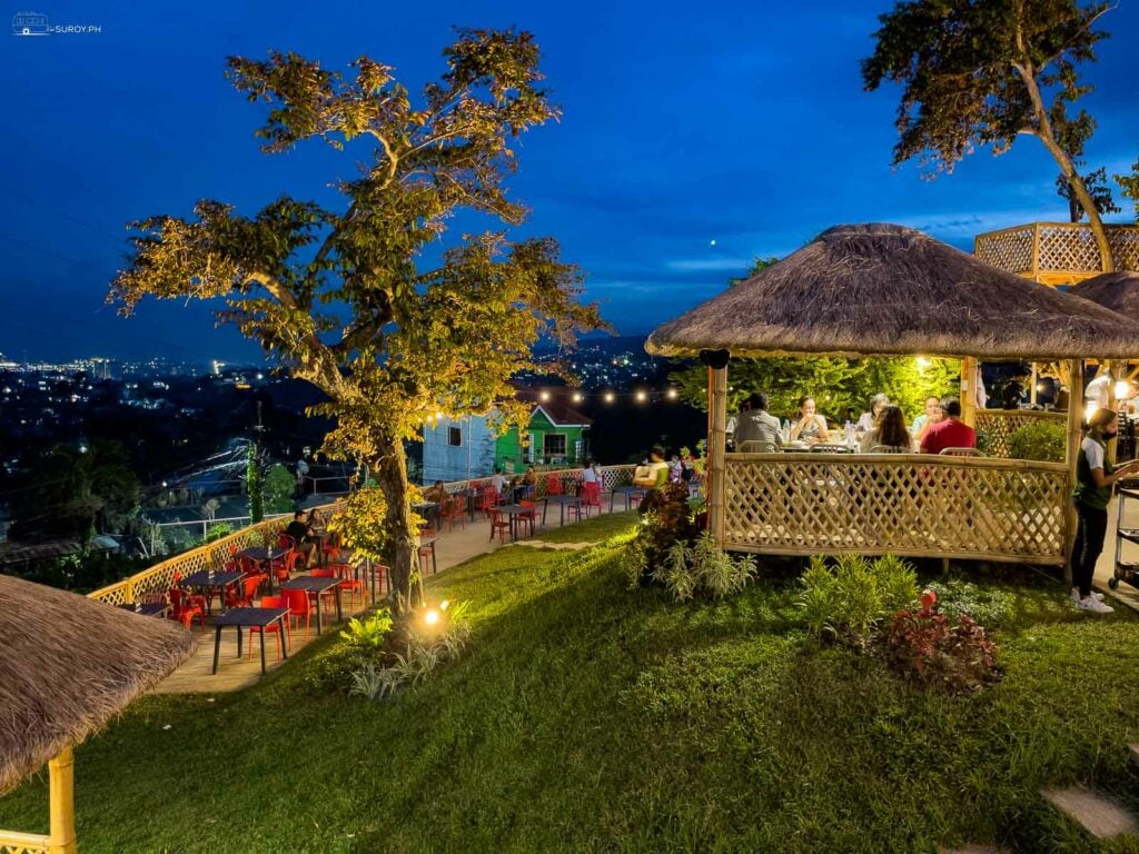 There are nipa huts surrounding the area and an extensive outdoor seating area with a total capacity of up to 300 diners. Bukid Tres offers a beautiful view of Cebu City. 