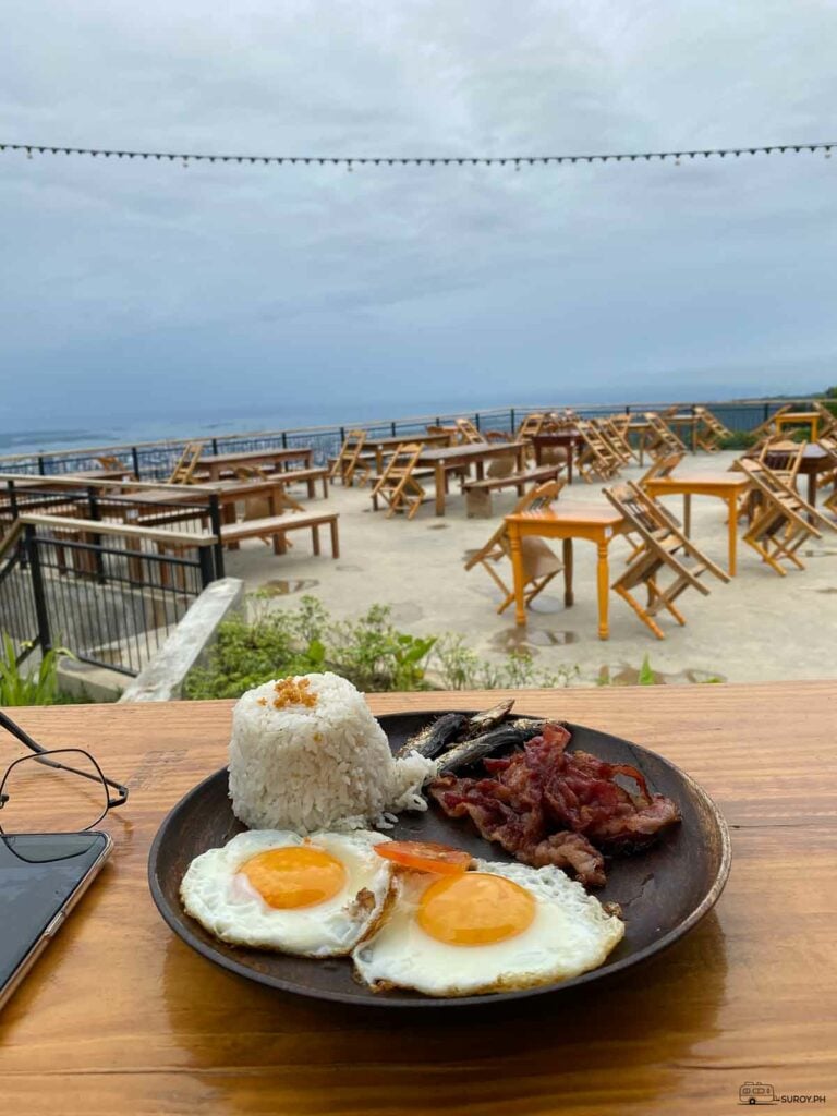 Filipino breakfast favorites are served in Matana Cafe. 