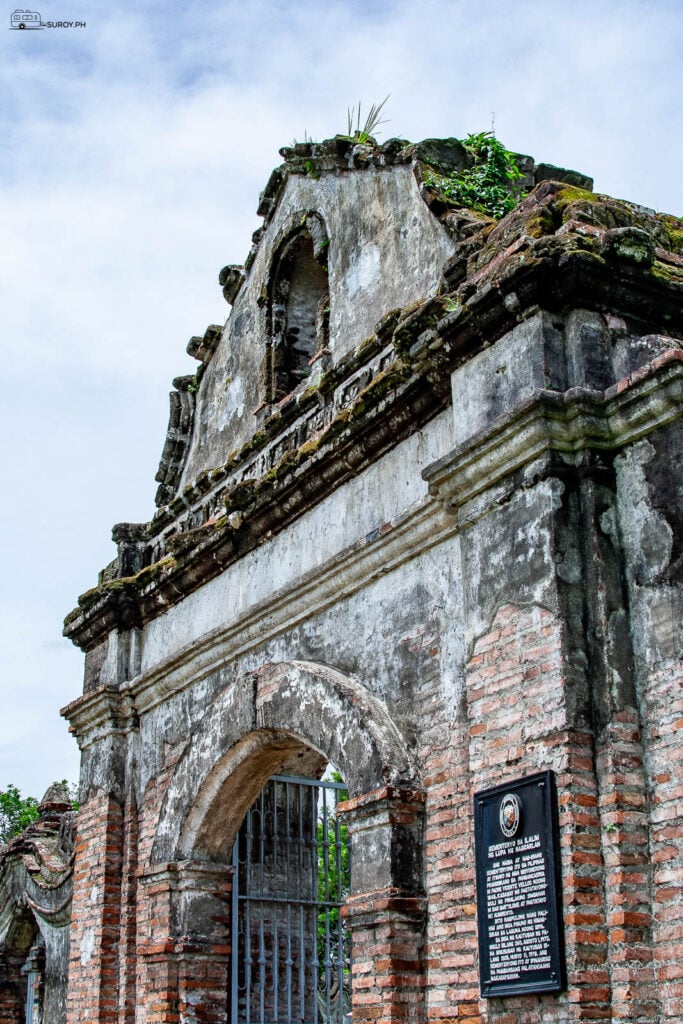 The first entrance leading to the Underground Cemetery. 