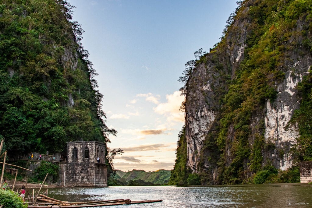 According to local stories, the giants separated the mountains in Wawa Dam so that neighboring places could access water.