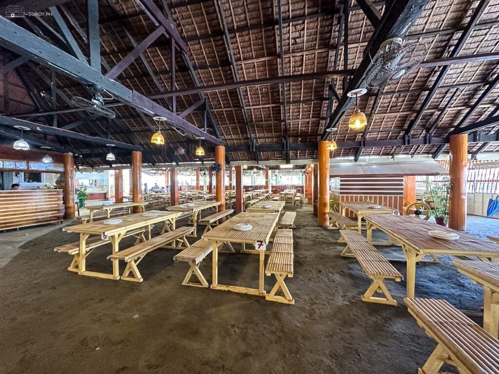 Tatoy's Seafood and Manokan has a picnic-style vibe for those who prefer an open-air setting.