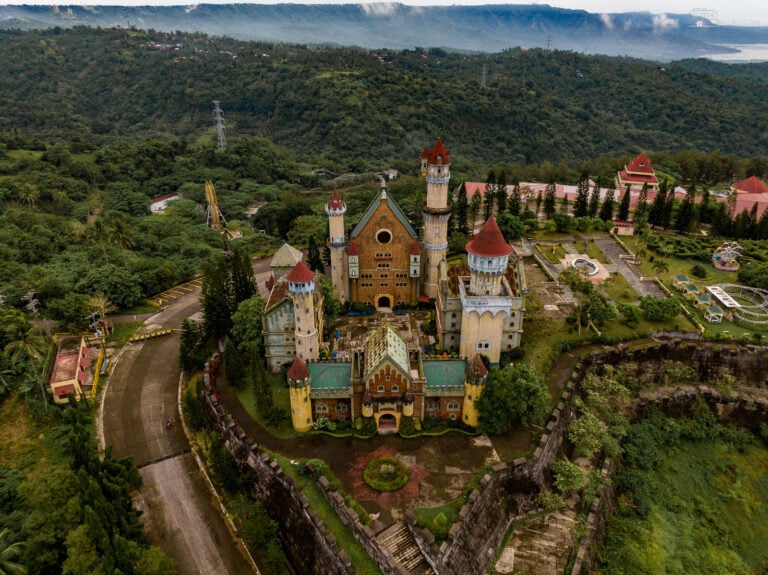 Fantasy World in Batangas, despite unfinished, is a beautiful place to visit.