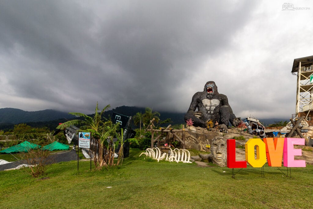 Find yourself in a world of wonder with King Kong and the vibrant ‘LOVE’ sign, making for an unforgettable photo opportunity.