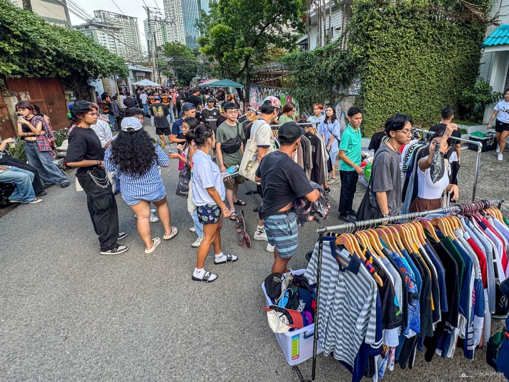 The vibrant atmosphere of the Molave Street Marketplace in Cebu City is alive with locals and tourists exploring the diverse stalls and unique finds.