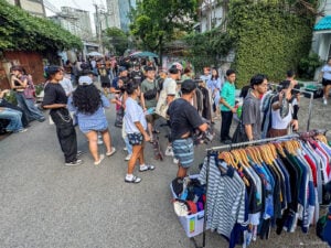 The vibrant atmosphere of the Molave Street Marketplace in Cebu City is alive with locals and tourists exploring the diverse stalls and unique finds.