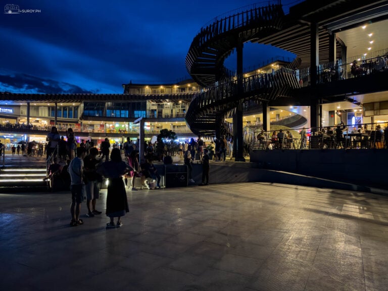 The crowd during weekends at Tops in Busay.