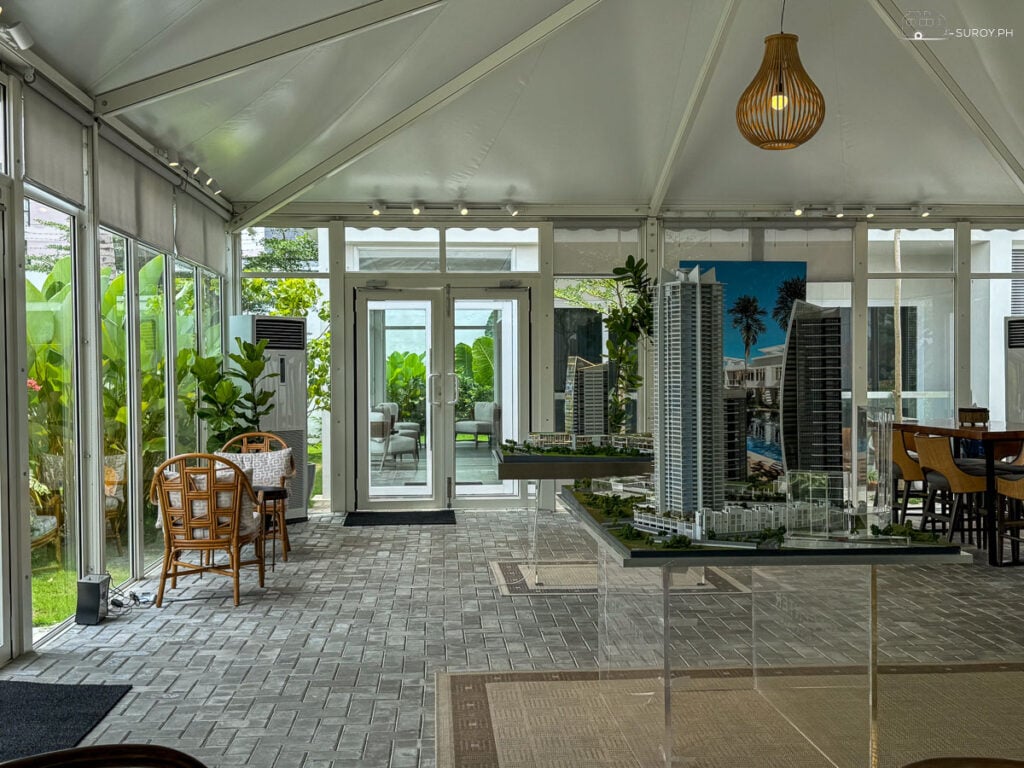 Step into a serene space at IPI Glass House, home to the future luxurious Rockwell Condominium, where modern design meets traditional matcha. Perfect for a calm and refreshing break. 