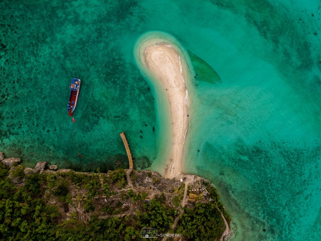 A hidden gem nestled in the southern part of Cebu, Sumilon Island boasts clear turquoise waters and a pristine white sandbar. It’s the perfect getaway for those seeking solitude in nature, whether for a day trip or an overnight stay.