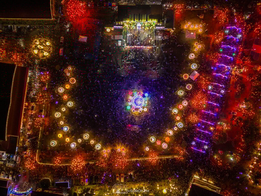 A breathtaking view of Naga Boardwalk’s Christmas wonderland, where thousands gather to celebrate the season in spectacular style.