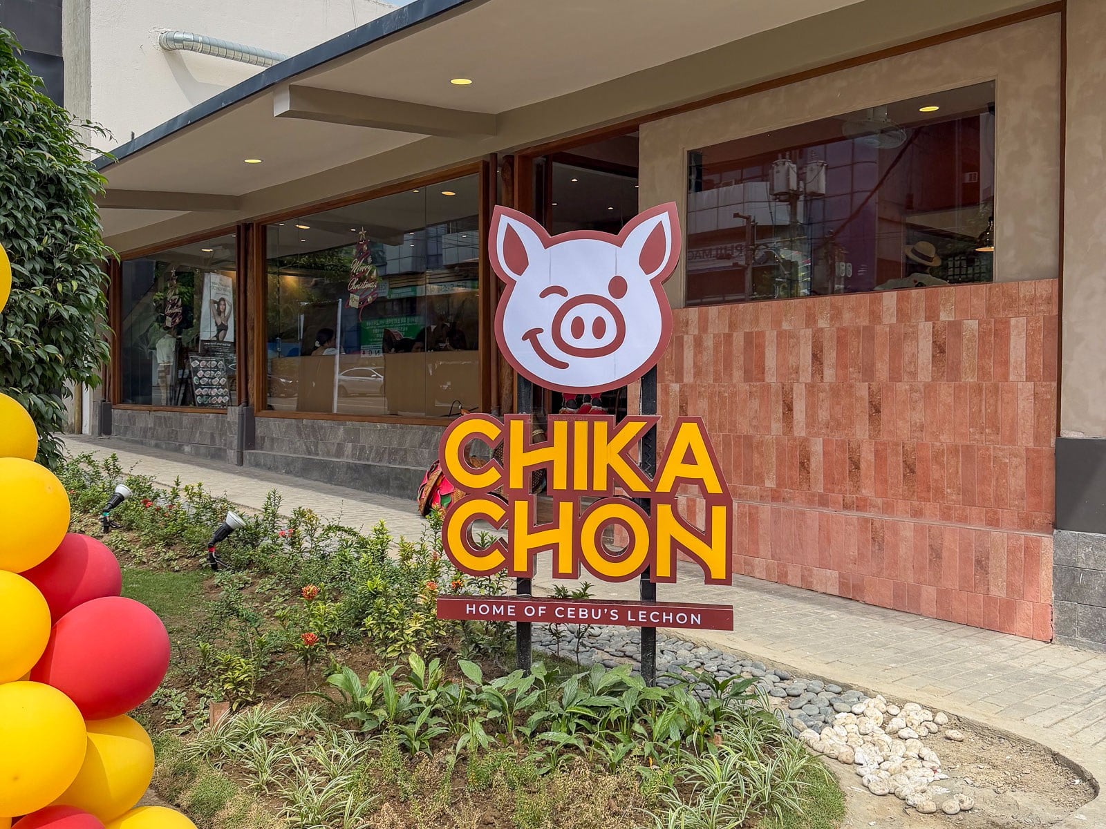 Chika-Chon in Lahug: Cebu’s Newest Lechon House Took Over a Cebuano Landmark