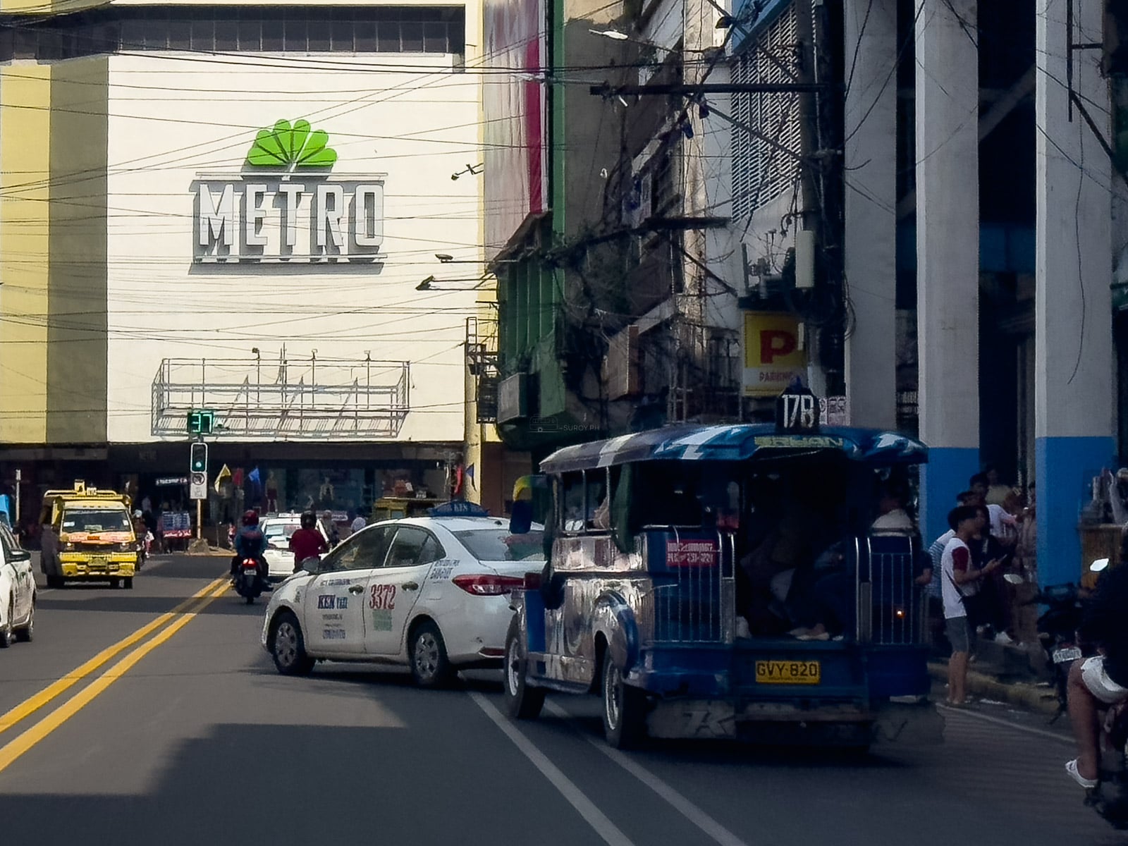 Route 17B jeepney beside Metro Colon in Cebu City