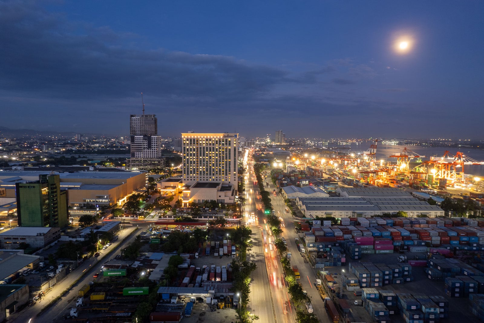 SM City Cebu: The Third Biggest Mall in the Country, Built Beside a Working Port