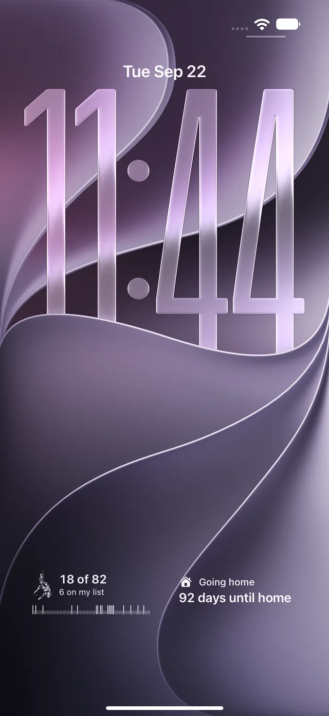 The Suroy Lock Screen widgets: 18 of 82 with the Spine, and days until going home