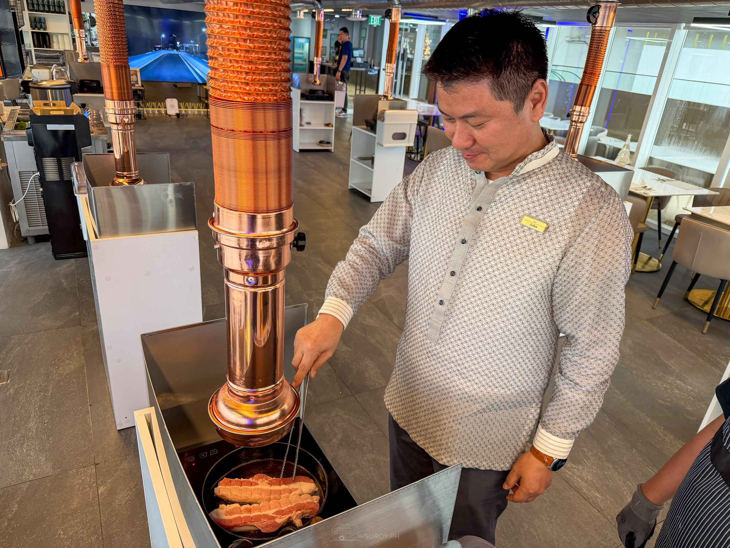Seoul Moon at Astra, Mandaue: ₱699 Unli Samgyupsal, and the Staff Do the Grilling