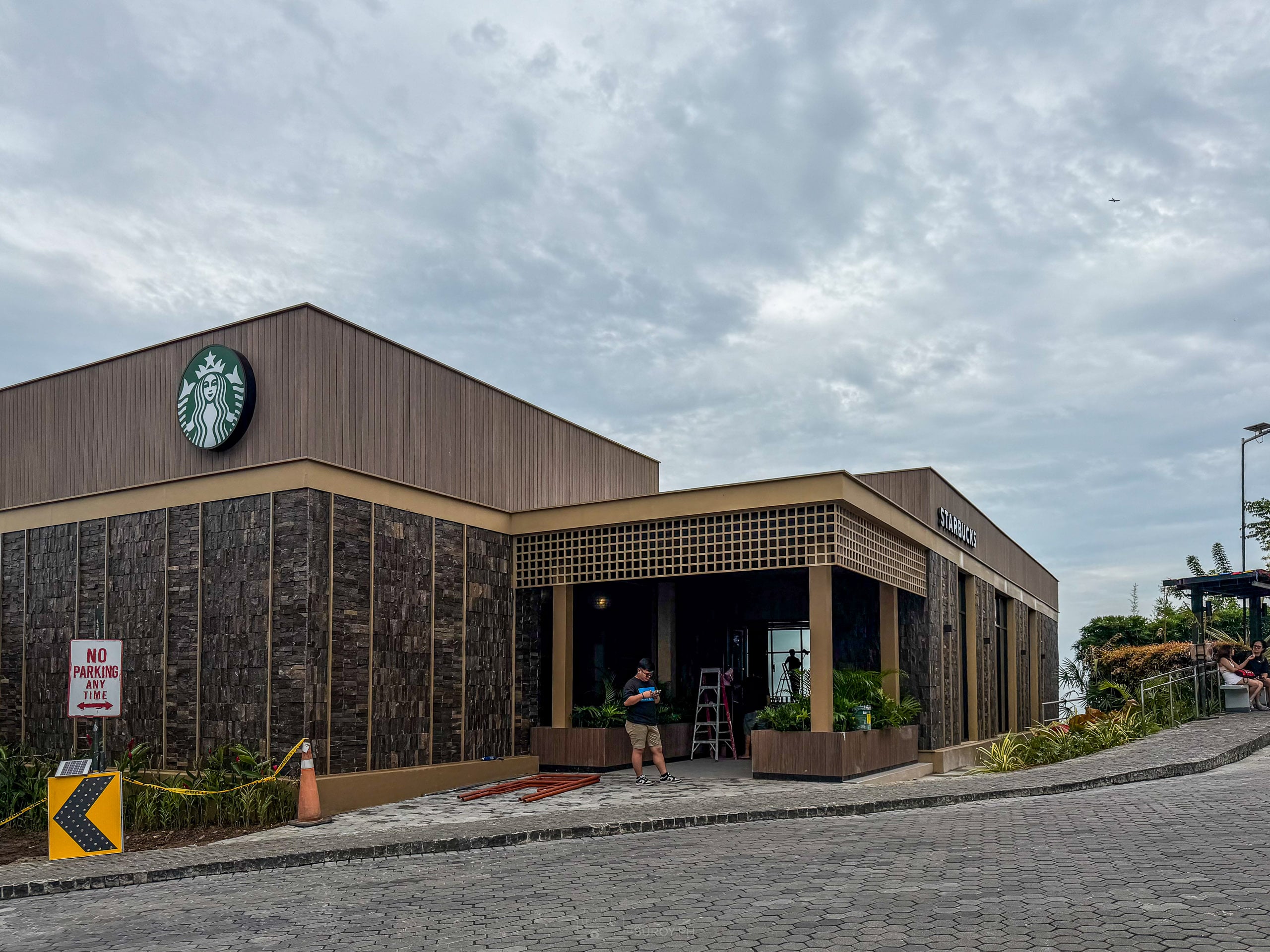 Starbucks at Tops, Busay: Opening 31 October, Gate Fee and How to Get There